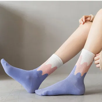 Женские хлопчатобумажные носки для экипажа Новый тренд с волновой градиентной печатью, дышащие Модные Носки в стиле Академии моды, Милые Сладкие Женские носки J123